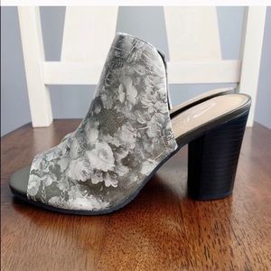 Sbicca Grey Floral Stacked Heels